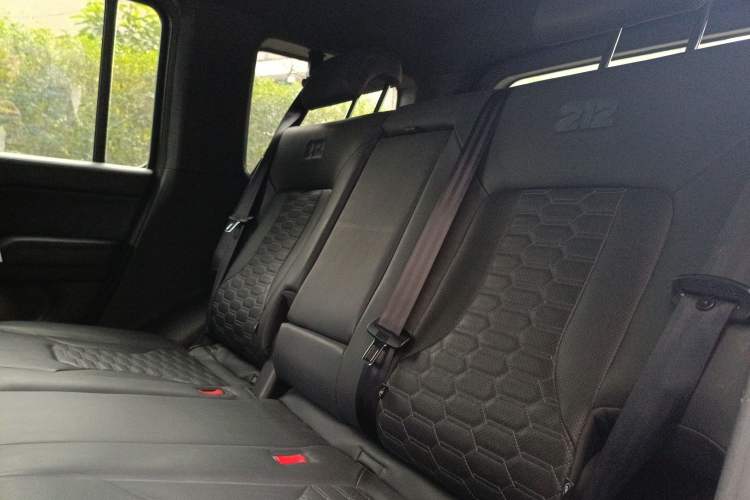 Used 212 T01 2024 2.0T Mechanic
