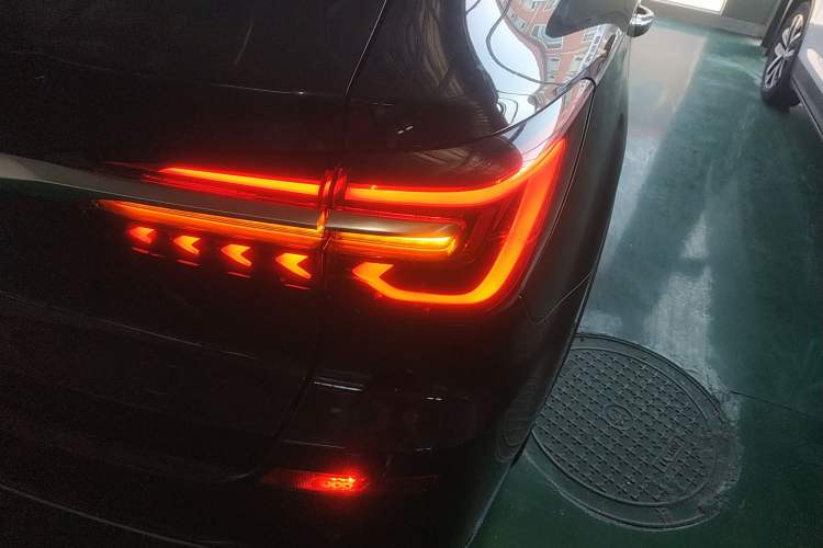 Used Roewe RX5 2020 PLUS 300TGI Automatic Ali National Style Luxury Edition
