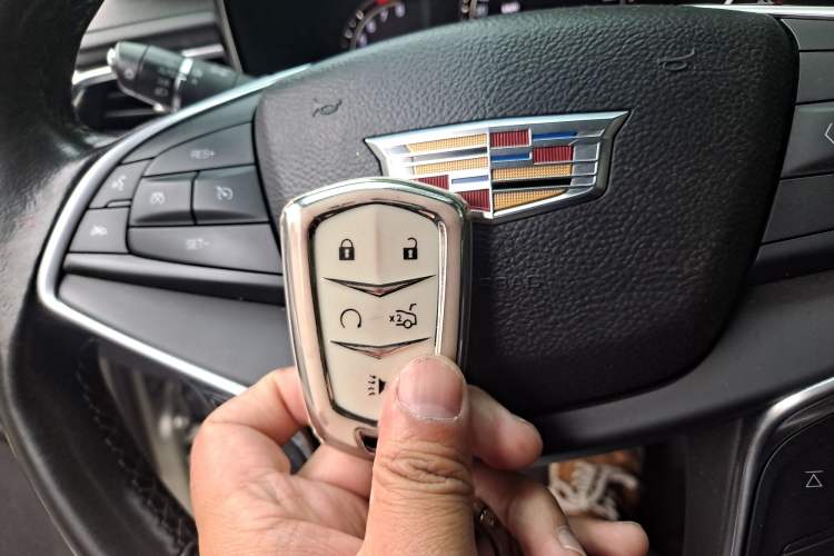 Used Cadillac XT5 2016 25T Luxury Model
