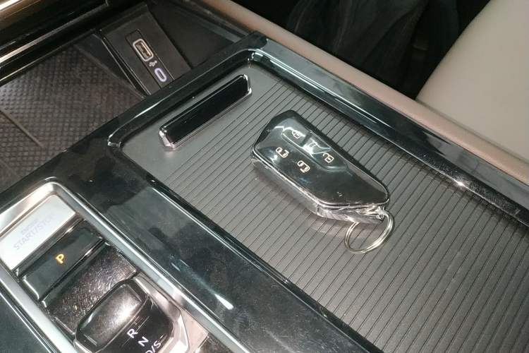 Used Volkswagen Viloran 2024 330TSI Luxury Edition
