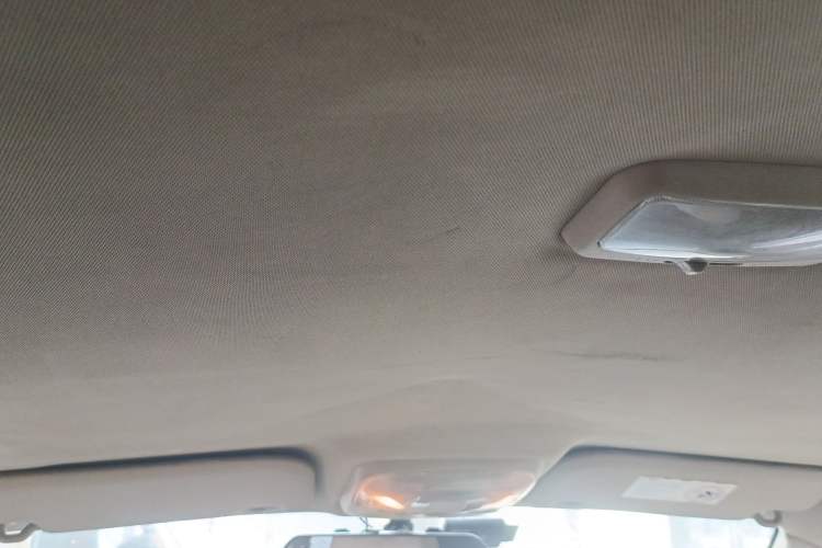 Used Haval H3 2010 Leading Edition 2.5 TCI Two-Wheel Drive Comfort Model Headliner