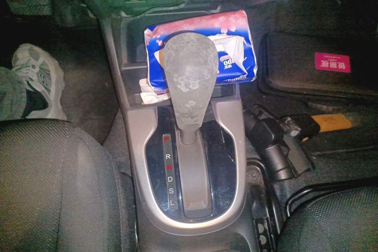 Used Honda Fit 2014 1.5L SE CVT Fashion Model Gear Lever