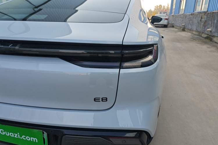 Used Geely Galaxy E8 2024 620 km All-Wheel-Drive Starship Performance Edition
