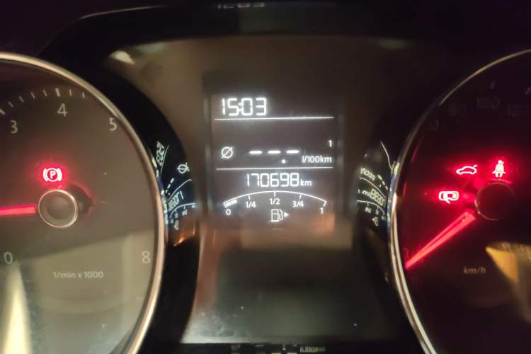 Used Volkswagen Bora 2014 1.6L Manual Comfort Model Odometer Close Up