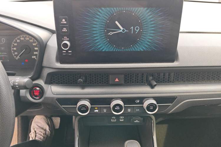 Used Honda Breeze 2023 240TURBO Two-Wheel Drive Elite Edition 5 Seats Audio And AC Panel