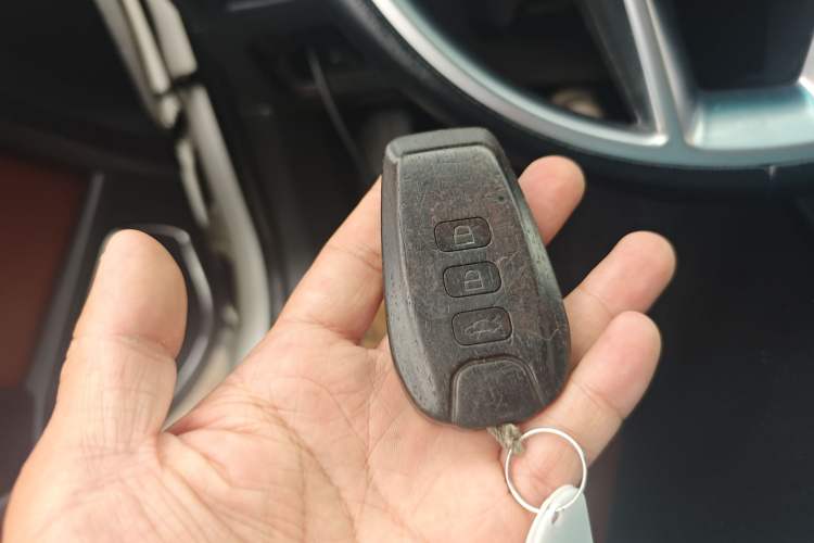 Used JMC Yusheng S350 2016 2.0T Automatic Two-Wheel Drive Gasoline Luxury Edition 5 Seats Vehicle Key