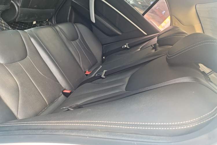 Used Geely Auto Emgrand 2017 Sedan Million Edition 1.5L Manual - Upward Version Left Rear Seat