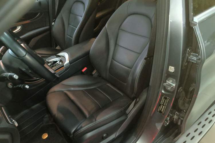 Used Mercedes-Benz GLC 2019 Facelift GLC 260 L 4MATIC Luxury Model
