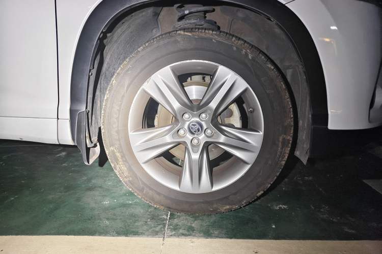 Used Toyota Highlander 2018 2.0T Four-Wheel Drive Luxury Version 7 Seats China VI Standard