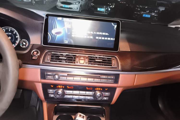 Used BMW 5 Series 2017 528Li Leading Model
