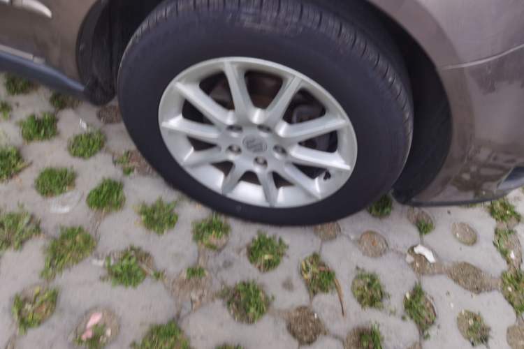 Used Suzuki SX4 S-Cross 2011 1.6L Automatic Luxury Version Right Front Wheel Hub