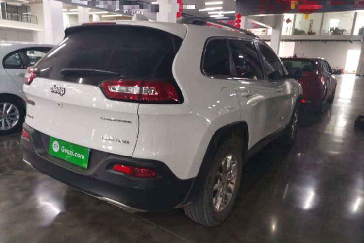 Used Jeep Cherokee 2016 2.4L Superior Edition Rear Right 45 Deg