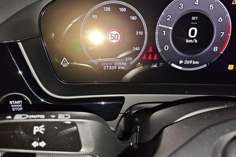 Used Porsche Cayenne 2024 Cayenne 3.0T Odometer Close Up