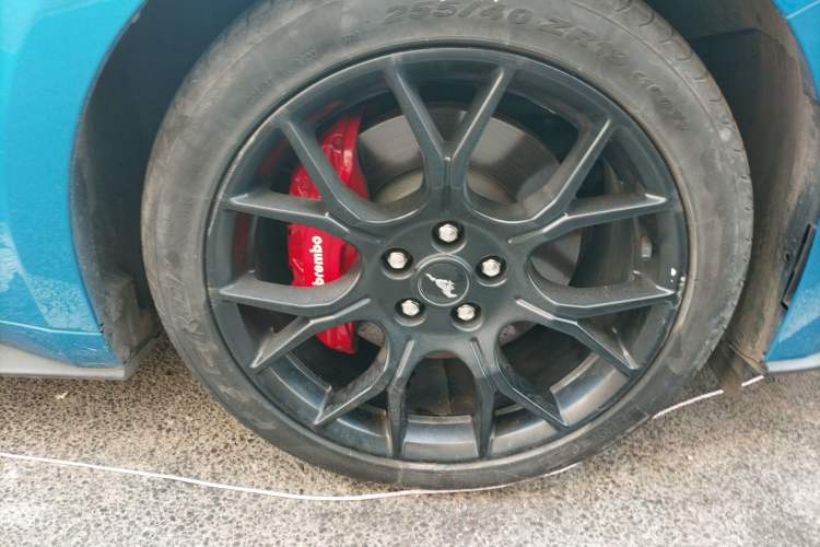 Used Ford Mustang 2019 2.3L EcoBoost Performance Enhanced Edition Right Front Wheel Hub