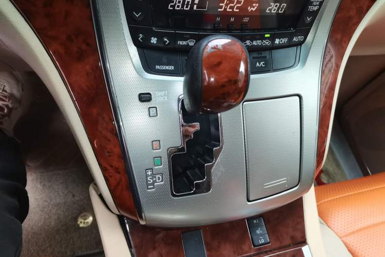 Used Toyota Alphard 2011 3.5L Luxury Edition Gear Lever