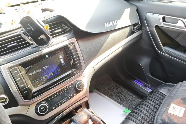 Used Haval H6 Coupe 2015 Blue Label 2.0T Automatic Two-Wheel Drive Elite Model Audio And AC Panel