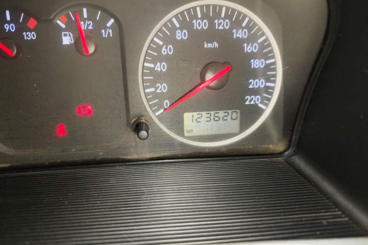 Used Volkswagen Santana Vista 2008 1.8L Manual Comfort Edition Odometer Close Up