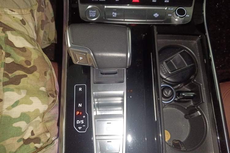 Used Audi Q7 2020 55 TFSI quattro S line sports model