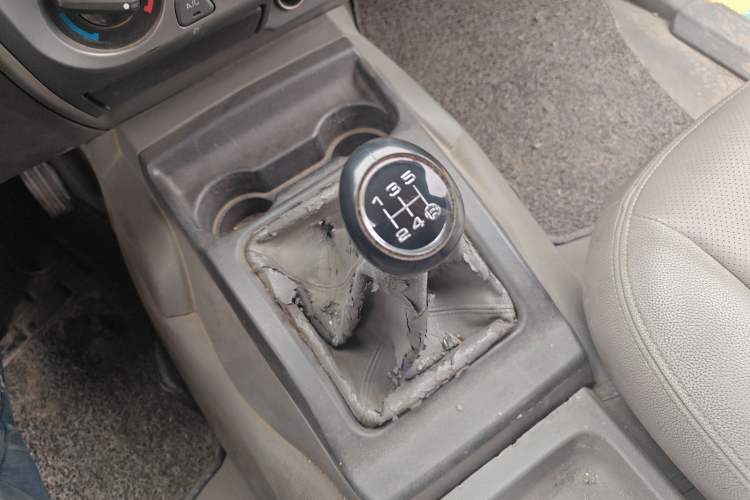 Used Great Wall Wingle 5 2013 2.4L European Version 4x4 Elite Trim Short Double Cab – 4G69S4N
