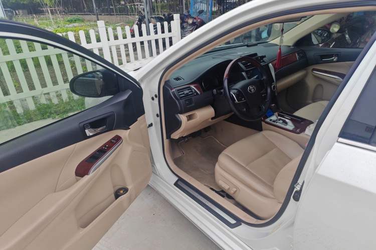 Used Toyota Camry 2013 2.0G Comfort Edition
