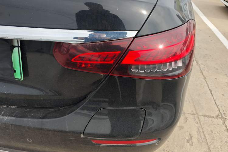 Used Mercedes-Benz E-Class New Energy 2022 Facelift E 350 e L Plug-in Hybrid Sedan Exterior 3