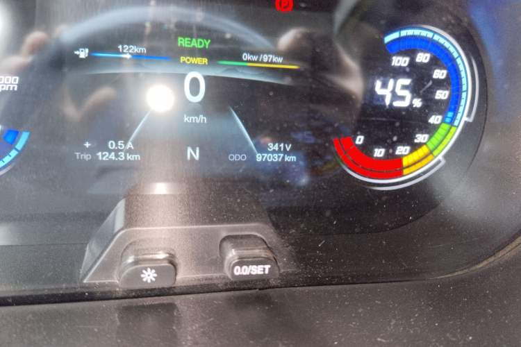 Used CHANGAN KAICHENG Ruixing EM80 2024 Comfort-Style 6-Seater 41.86 kWh Odometer Close Up