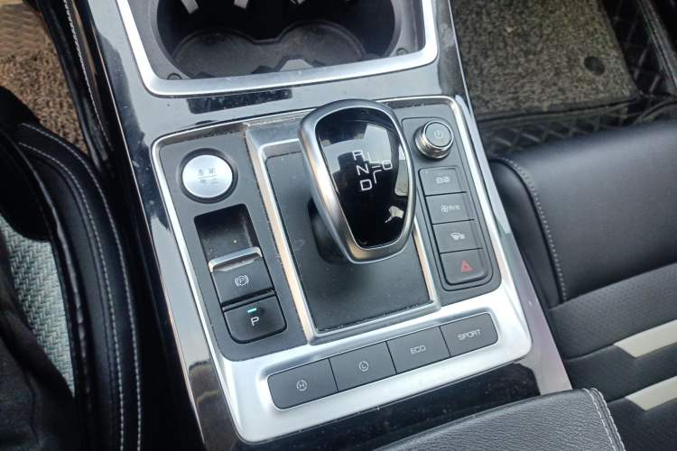 Used BYD Qin Pro New Energy 2019 EV Super Edition High-Power Smart Connect & Premium Model Gear Lever