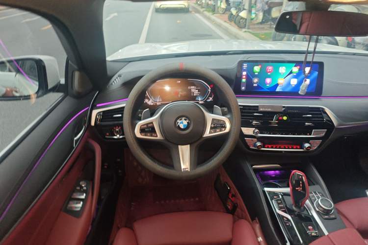 Used BMW 5 Series 2022 Second Facelift 530Li Luxury Version M Sport Package Steering Wheel