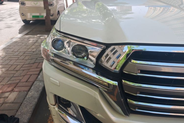 Used Toyota Land Cruiser 
