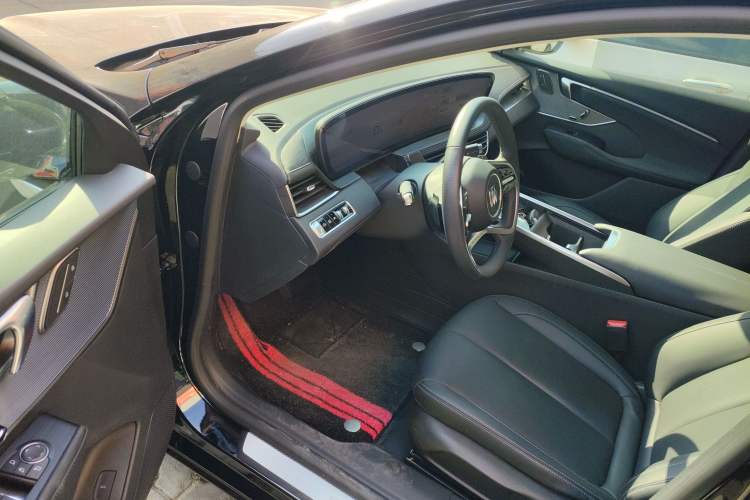 Used Buick LaCrosse 2025 28T Platinum Edition