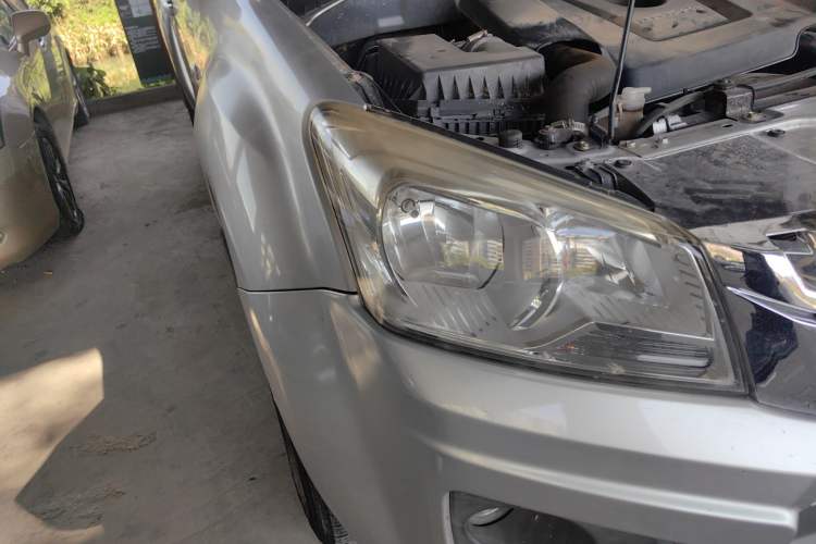 Used Isuzu JLM 2018 2.8T Classic Edition Two-Wheel Drive Luxury Version JE493ZLQ5F Right Front Headlight