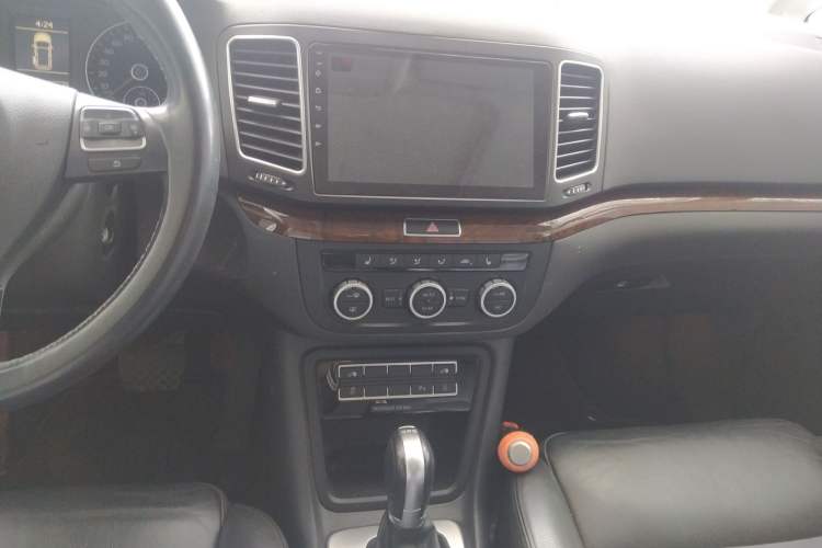 Used Volkswagen Sharan 2014 2.0 TSI Comfort Model
