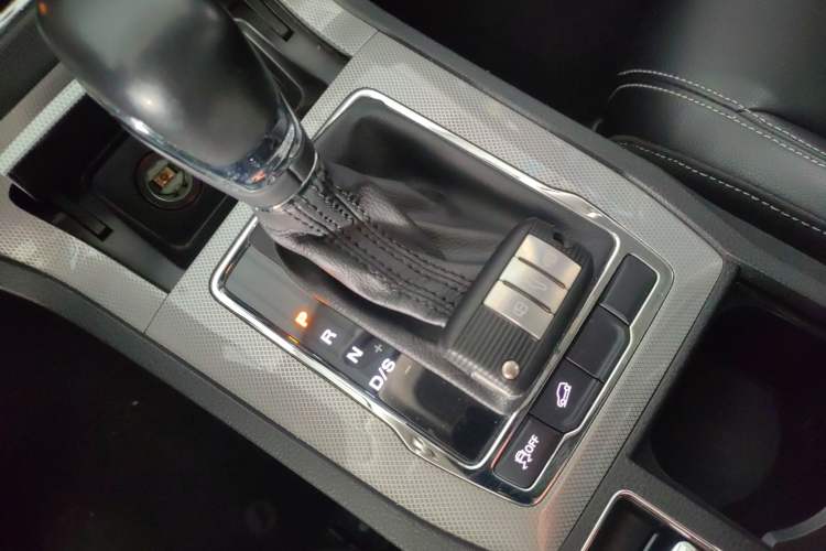 Used Roewe RX5 2018 20T Two-Wheel Drive Automatic Flagship Edition