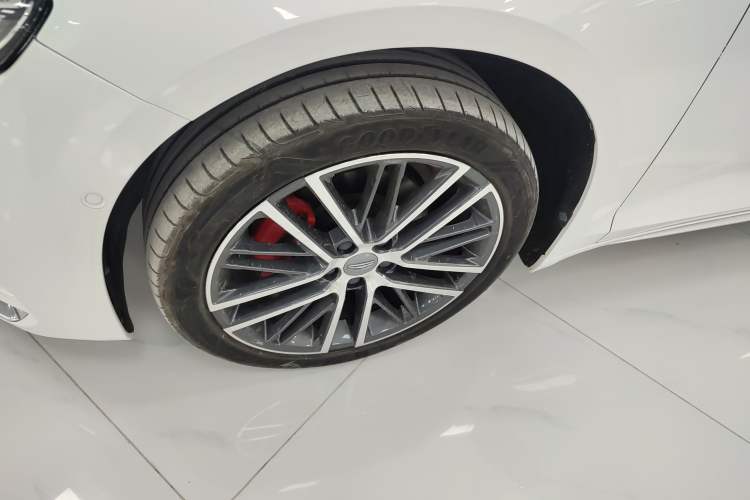 Used Geely Auto Preface 2021 2.0TD Luxury Version Left Front Wheel Hub