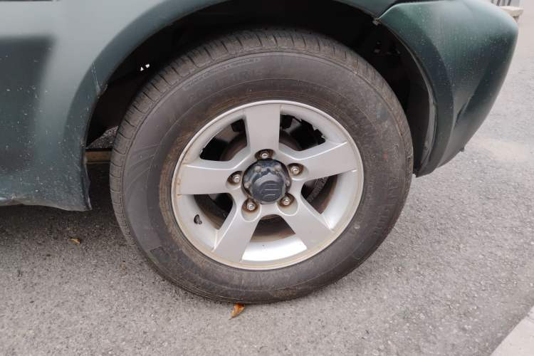 Used Suzuki Jimny 2011 1.3 AT Navigation Edition Right Front Wheel Hub