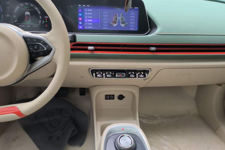 Used ORA Good Cat 2022 Morandi Edition 400km Standard Range Premium Version Lithium-Ion Battery
