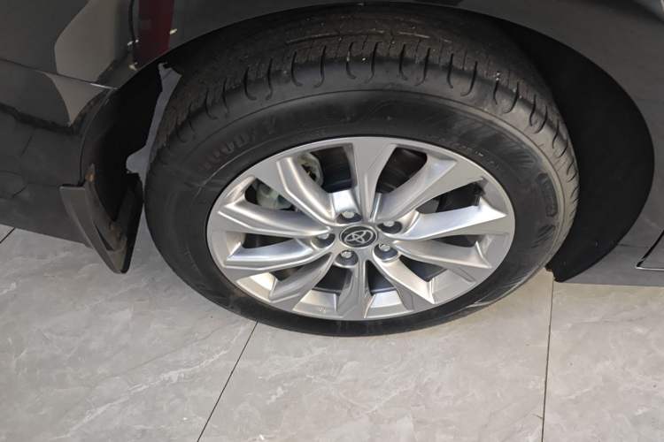 Used Toyota Avalon 2024 Dual-Motor 2.0L Premium Edition
