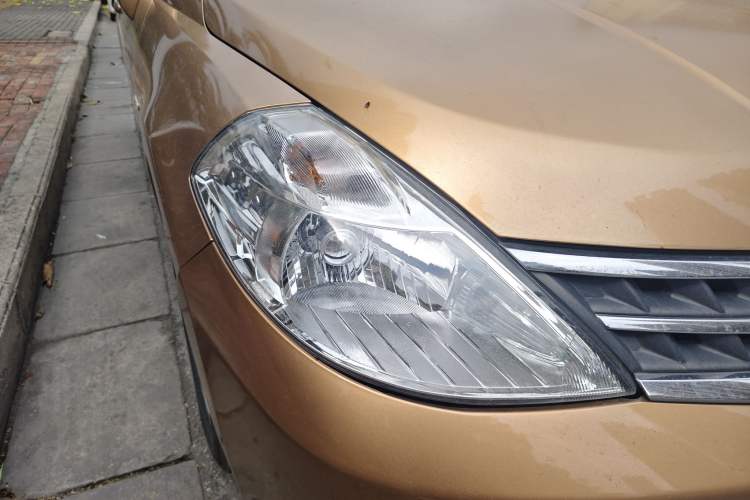Used Nissan Tiida 2008 1.6L Automatic Smart Version Right Front Headlight
