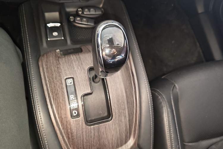 Used Nissan X-Trail 2019 2.0L CVT Comfort Edition 2WD Gear Lever