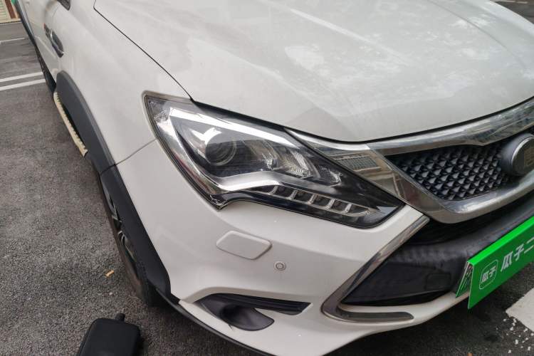 Used BYD Tang New Energy 2015 2.0T Four-Wheel-Drive Flagship Model