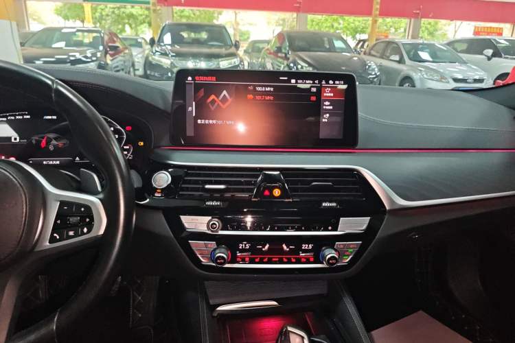 Used BMW 5 Series 2022 Second Facelift 530Li Luxury Version M Sport Package Audio And AC Panel