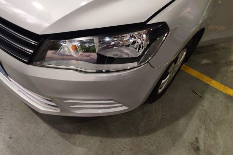 Used Volkswagen Jetta 2015 1.6L Manual Fashion Edition Left Front Headlight