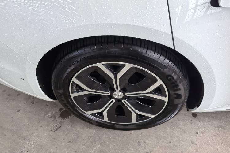 Used Hima Luxeed S7 2025 855 km Max