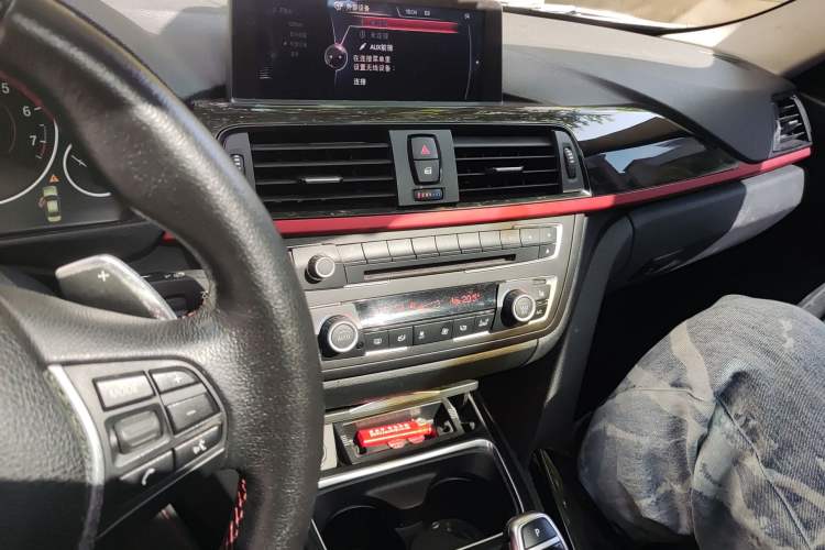 Used BMW 3 Series 2013 Facelifted 328i Sport Design Package
