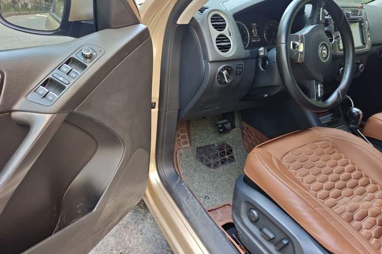 Used Volkswagen Tiguan 2012 1.8TSI Automatic Two-Wheel Drive Trend Edition Driver Seat