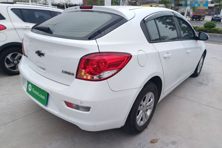 Used Chevrolet Cruze 2015 Hatchback 1.6L Manual Comfort Edition