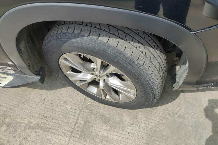 Used Toyota Highlander 2015 2.0T Four-Wheel Drive Elite Edition 7-Seater Right Front Wheel Hub