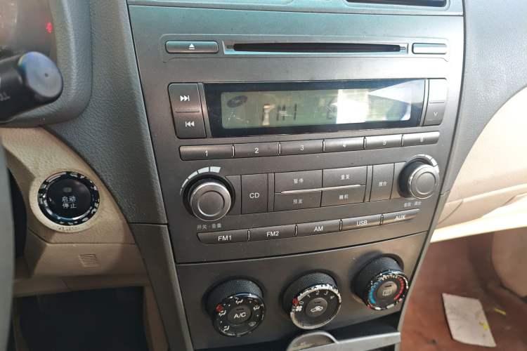 Used BYD L3 2012 1.5L Manual Comfort Edition Audio And AC Panel