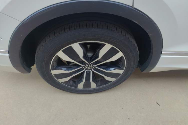 Used Volkswagen Tiguan L 2022 330TSI Automatic Two-Wheel Drive R-Line Enhanced Edition