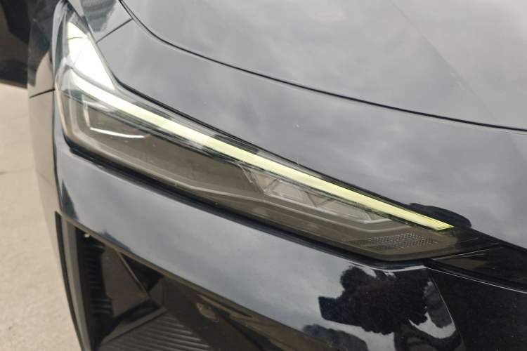 Used CHANGAN UNI-V iDD 2024 Blue Whale Smart Electric iDD 136km Luxury Model
